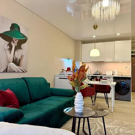 Cosher - Luxury With Garden & Parking Appartement